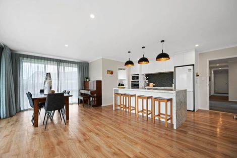 Photo of property in 18 Drower Glen, Flagstaff, Hamilton, 3210