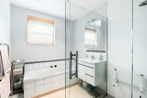 Photo of property in 41a-b Andrew Street, Waikanae, 5036