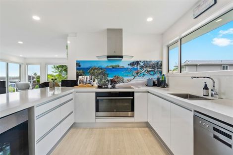 Photo of property in 22 Tercel Place, Sunnyhills, Auckland, 2010