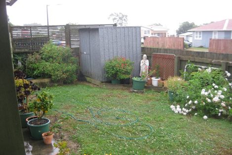 Photo of property in 17 Marne Grove, Waitangirua, Porirua, 5024