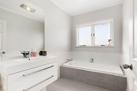 Photo of property in 4 Alexander Street, Papakura, 2110