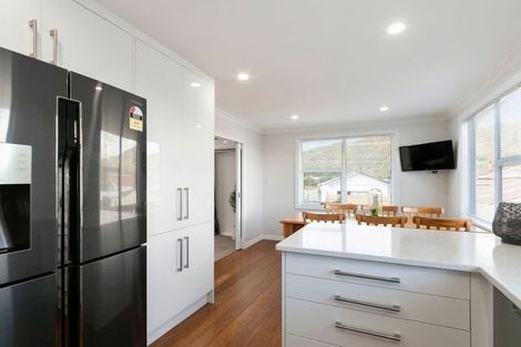 Photo of property in 2/35 Leighton Avenue, Waiwhetu, Lower Hutt, 5010