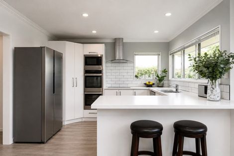 Photo of property in 2 Fern Grove, Taradale, Napier, 4112