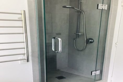 Photo of property in 1/14 Gillan Place, Bayview, Auckland, 0629