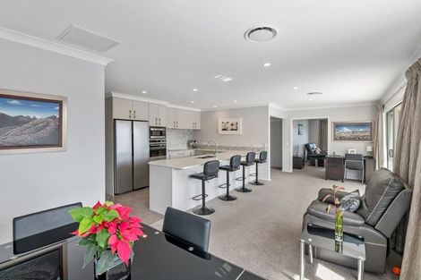 Photo of property in 18 Morepork Drive, Waikanae, 5036