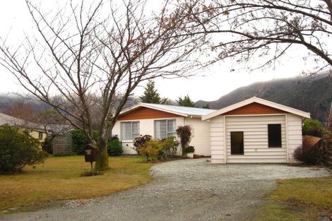 Photo of property in 63 Adamson Drive, Arrowtown, 9302