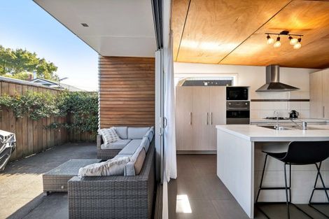 Photo of property in 14a Arawa Street, Welbourn, New Plymouth, 4312