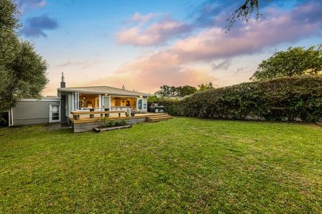 Photo of property in 4 Divich Avenue, Te Atatu South, Auckland, 0610