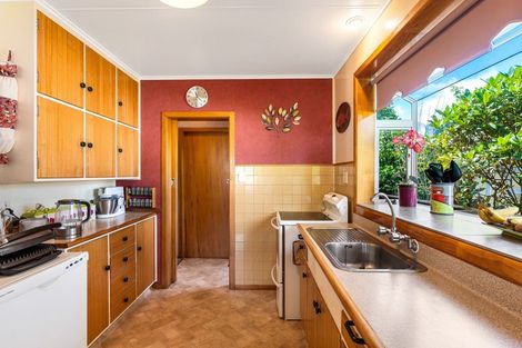 Photo of property in 17 Momona Street, Wainuiomata, Lower Hutt, 5014