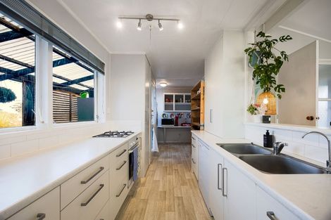 Photo of property in 33 Brigitte View, Snells Beach, 0920