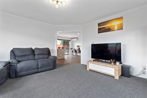 Photo of property in 4 Diomede Glade, Flagstaff, Hamilton, 3210