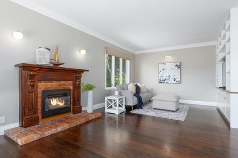 Photo of property in 89 Paremata Road, Paremata, Porirua, 5024