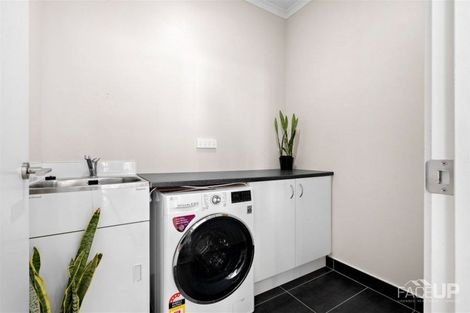 Photo of property in 4 Kotuku Lane, Hobsonville, Auckland, 0616