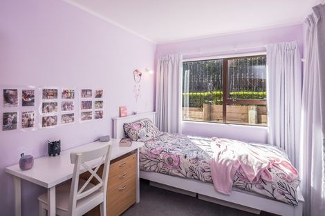 Photo of property in 55 Thatcher Crescent, Crofton Downs, Wellington, 6035