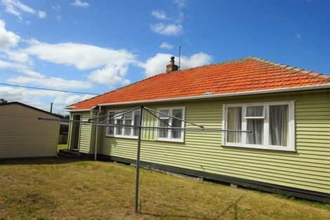 Photo of property in 19 Easton Street, Foxton, 4814