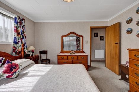 Photo of property in 16 Karaka Street, Inglewood, 4330