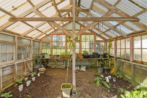 Photo of property in 96 Alfredton Road, Eketahuna, 4900