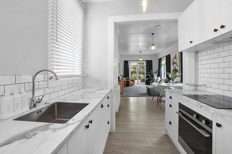 Photo of property in 372a Carrington Street, Upper Vogeltown, New Plymouth, 4310