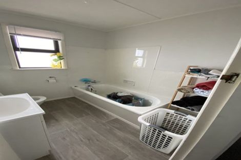 Photo of property in 3 Fairfield Road, Levin, 5510