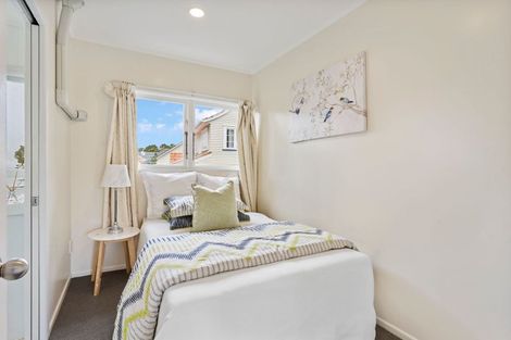 Photo of property in 24a Poruru Close, Papakura, 2110