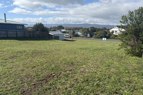 Photo of property in 61 Gawler Street, Te Horo Beach, Otaki, 5581