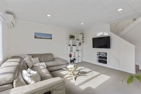 Photo of property in 22b Church Street, Northcote Point, Auckland, 0627