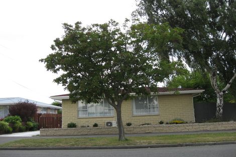 Photo of property in 114 Avondale Road, Avondale, Christchurch, 8061