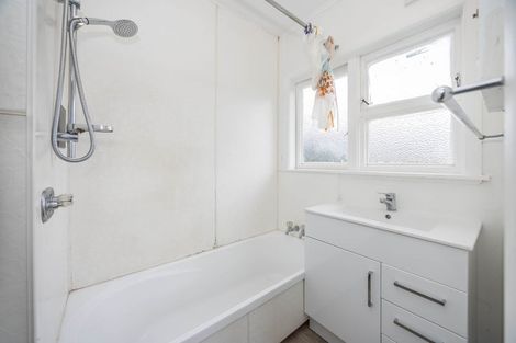 Photo of property in 15 Allenby Street, Bader, Hamilton, 3206