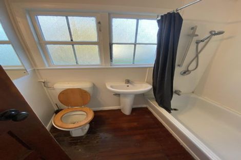 Photo of property in 654 Featherston Street, Roslyn, Palmerston North, 4414