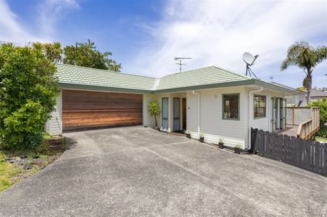 Photo of property in 1/12 Phillip Parade, Forrest Hill, Auckland, 0620