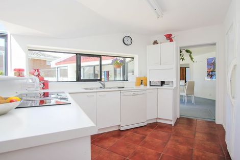 Photo of property in 20 Taitua Drive, Te Atatu South, Auckland, 0610