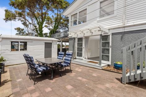 Photo of property in 1/14 Windy Ridge Road, Glenfield, Auckland, 0629