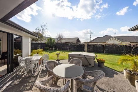 Photo of property in 16 Strathconnan Court, Rototuna, Hamilton, 3210