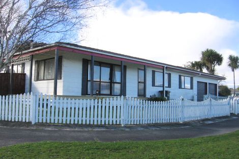 Photo of property in 1 Bevan Place, Cloverlea, Palmerston North, 4412