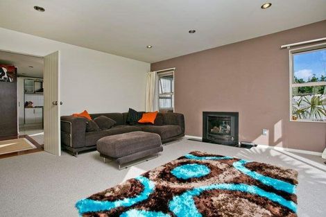 Photo of property in 14c Baulcomb Parade, Windsor Park, Auckland, 0632