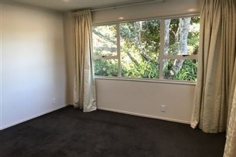 Photo of property in 27 Ellice Road, Totara Vale, Auckland, 0629