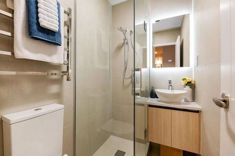 Photo of property in 2/114 Saddleback Rise, Murrays Bay, Auckland, 0630