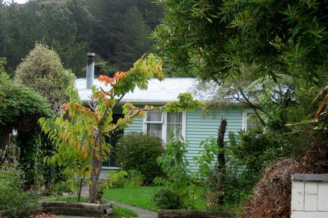 Photo of property in 62 Bird Grove, Stokes Valley, Lower Hutt, 5019