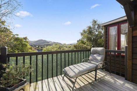 Photo of property in The Triangle, 4/33 Halswater Drive, Churton Park, Wellington, 6037
