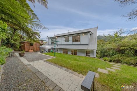 Photo of property in 24 Jocelyn Crescent, Pinehaven, Upper Hutt, 5019