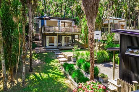 Photo of property in 80 Motutara Road, Muriwai, Waimauku, 0881