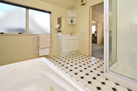 Photo of property in 2/97 Clyde Road, Ilam, Christchurch, 8041