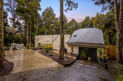 Photo of property in 719 Scenic Drive, Henderson Valley, Auckland, 0612