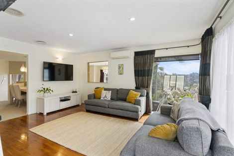 Photo of property in 25 Carnmore Place, Torbay, Auckland, 0630