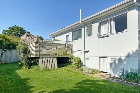 Photo of property in 1/307a Wairau Road, Totara Vale, Auckland, 0627