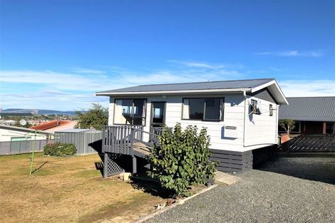 Photo of property in 16 Matai Place, Balclutha, 9230