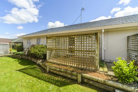 Photo of property in 3 Royal Fern, Kelvin Grove, Palmerston North, 4414