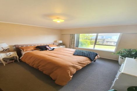Photo of property in 25b Waimana Road, Conifer Grove, Takanini, 2112