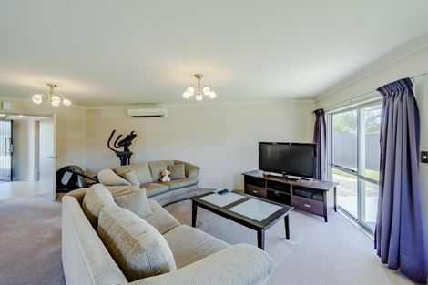 Photo of property in 15 Portland Place, Poraiti, Napier, 4112