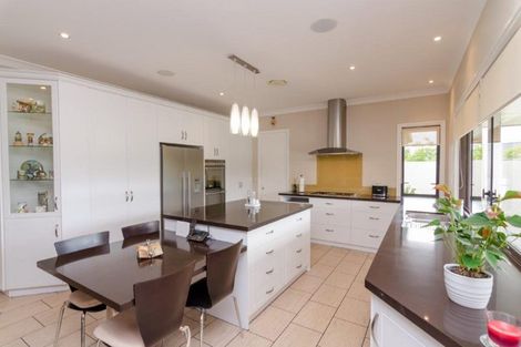 Photo of property in 6 Eagle Place, Martinborough, 5711
